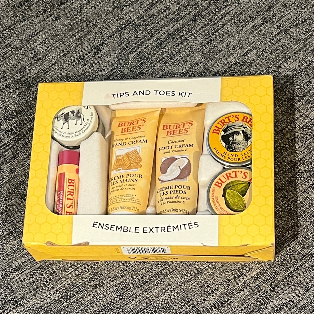 UNOPENED Burt's Bees Yellow Skincare Set